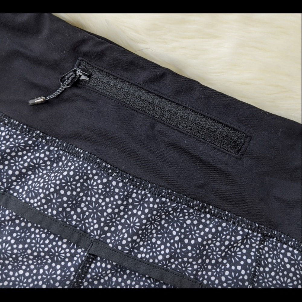 Lululemon Speed Short - Picture 2 of 3